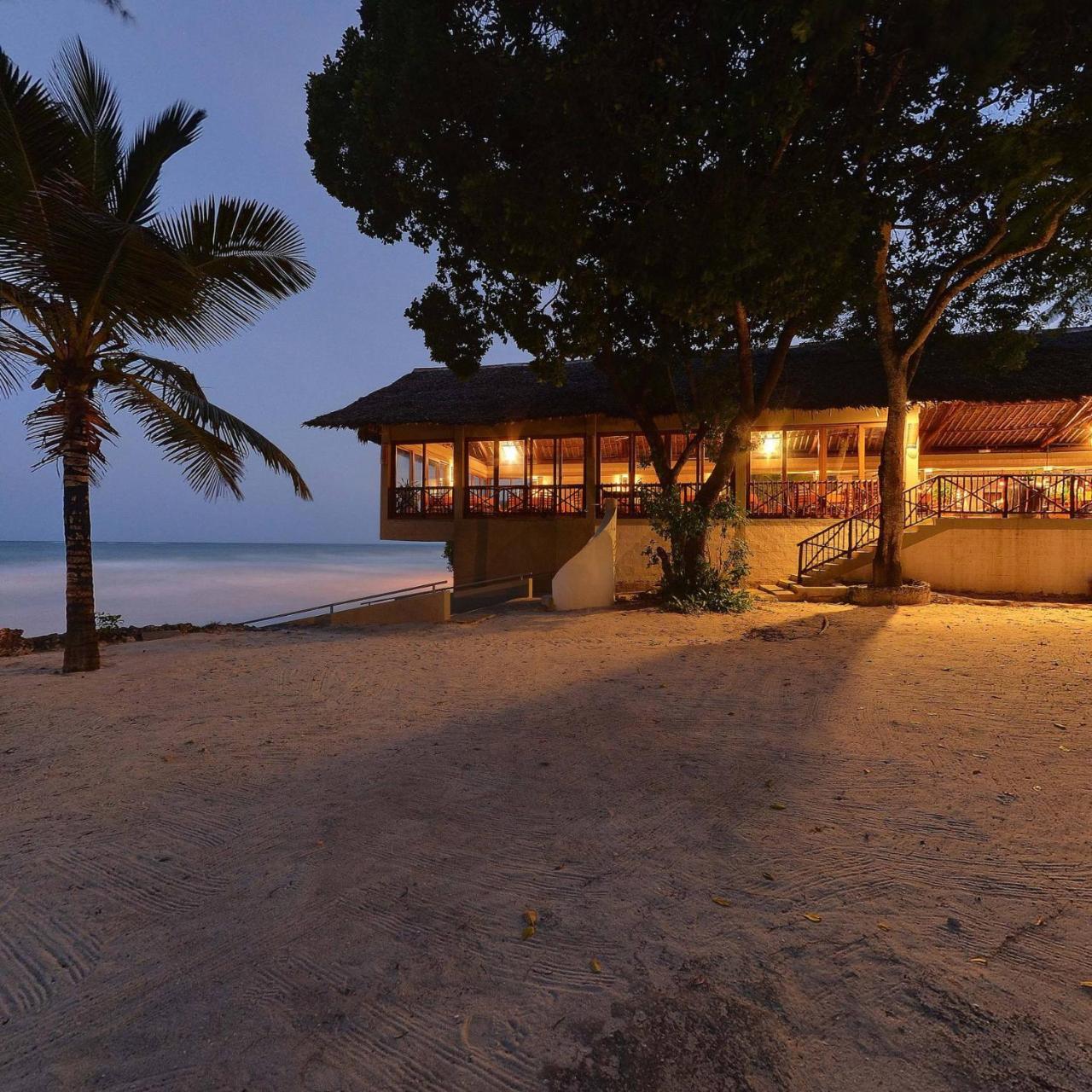 Baobab Beach Resort & Spa Diani Beach Exterior photo